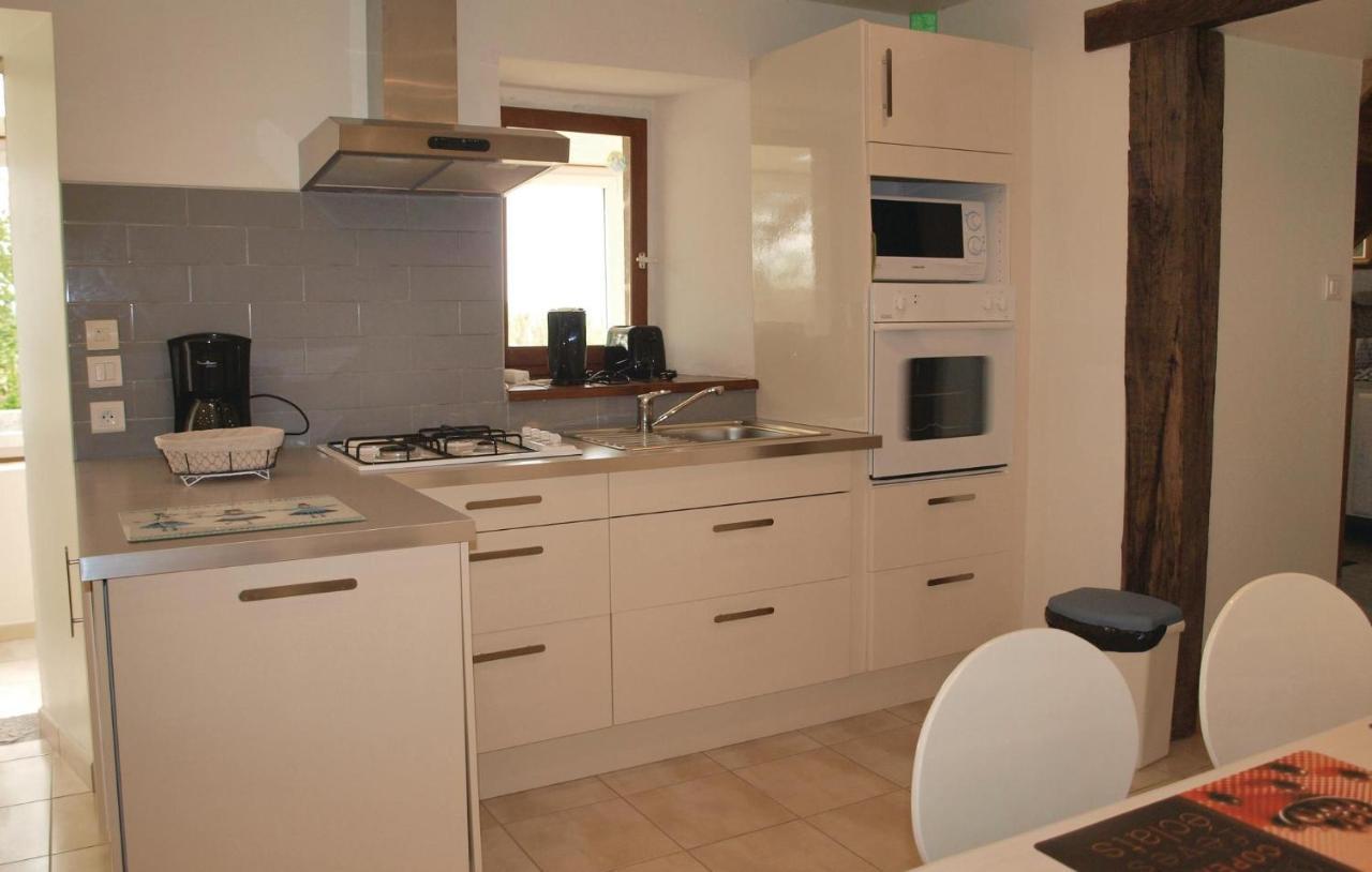 2 Bedroom Awesome Home In Mantallot Exterior foto