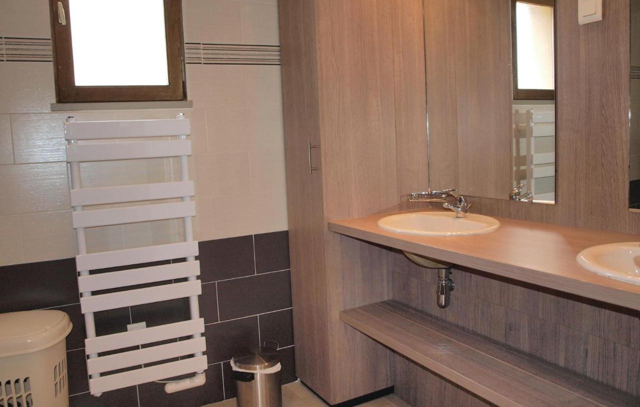 2 Bedroom Awesome Home In Mantallot Exterior foto